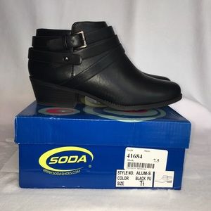 SODA Woman’s Low Heel Black Bootie | size 7.5